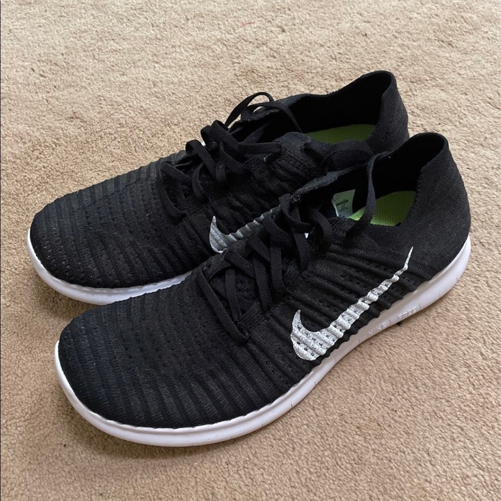 Nike Free RN Flyknit black sneakers Mens size 9